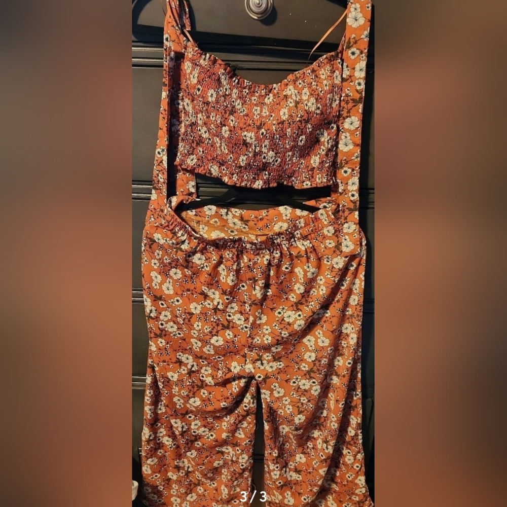 Two-Piece Juniors Set